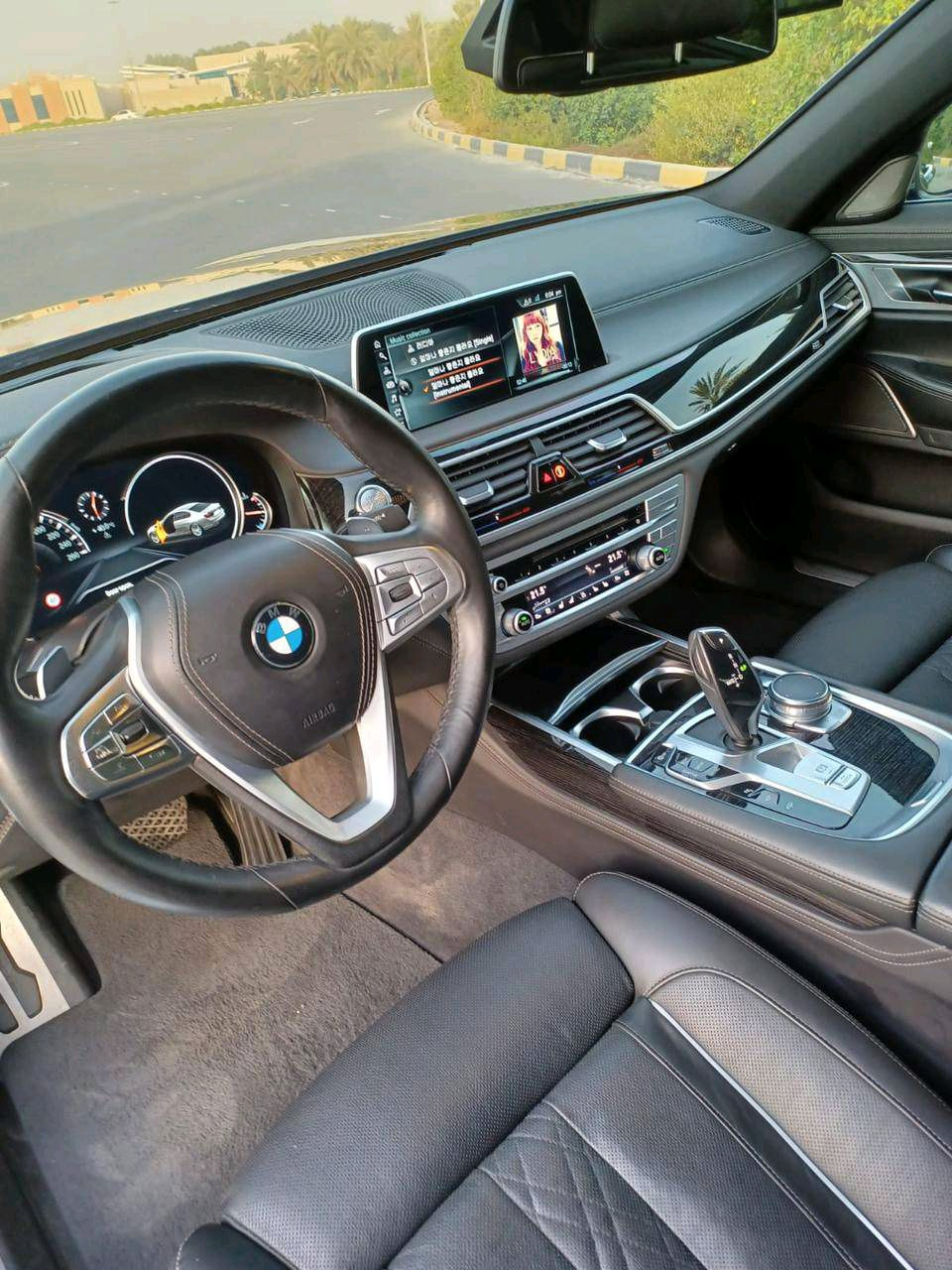 BMW 7-Series - Image 5