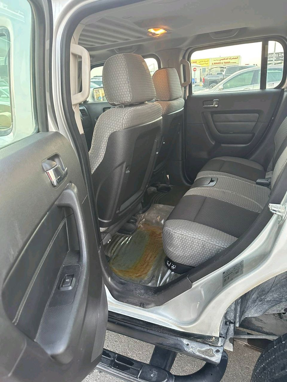 Hummer H3 - Image 7