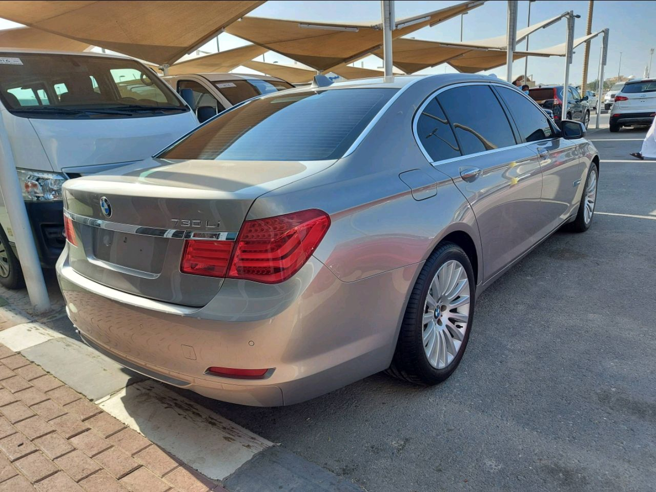 BMW 7-Series - Image 4