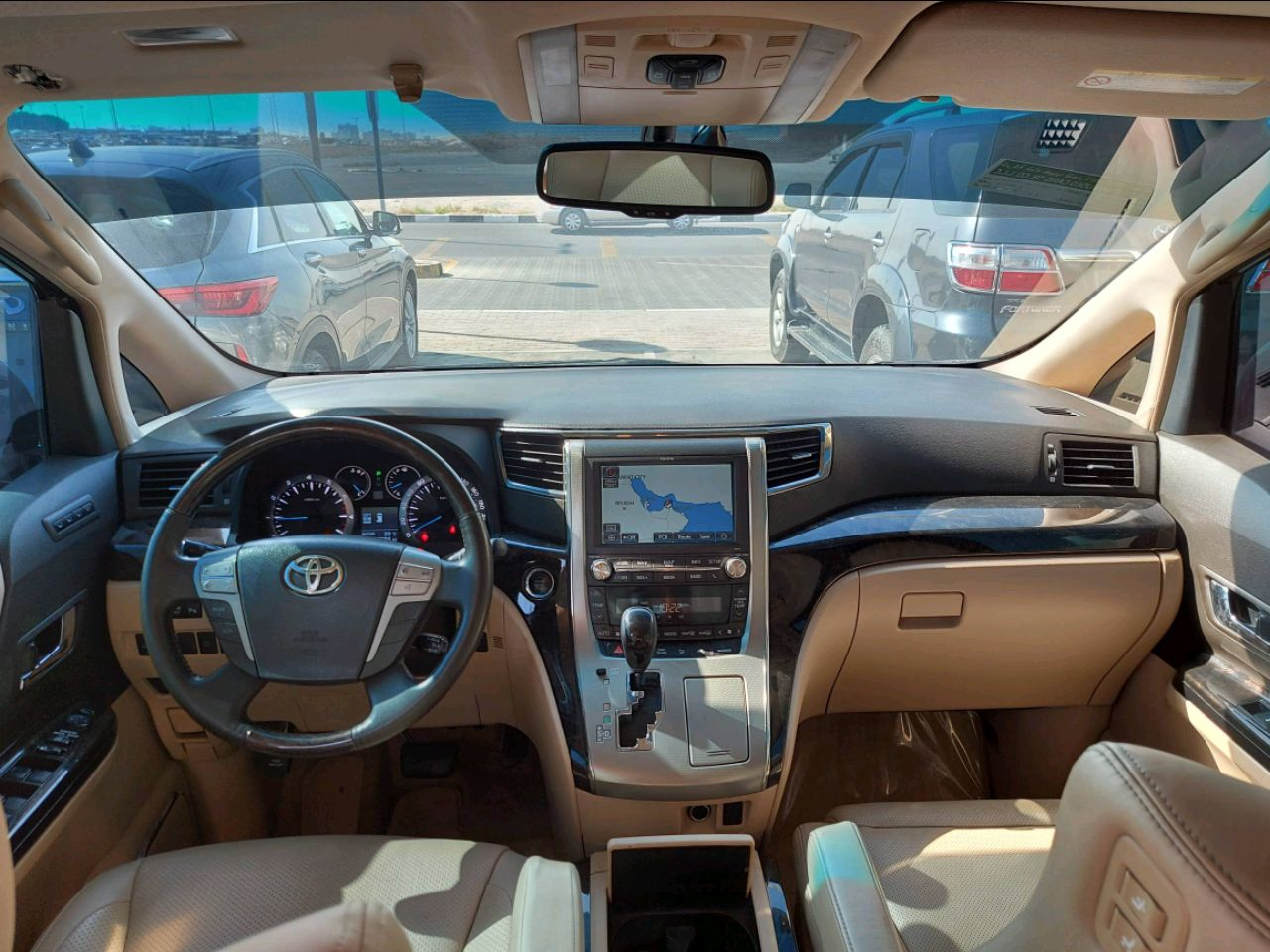 Toyota ALPHARD - Image 6