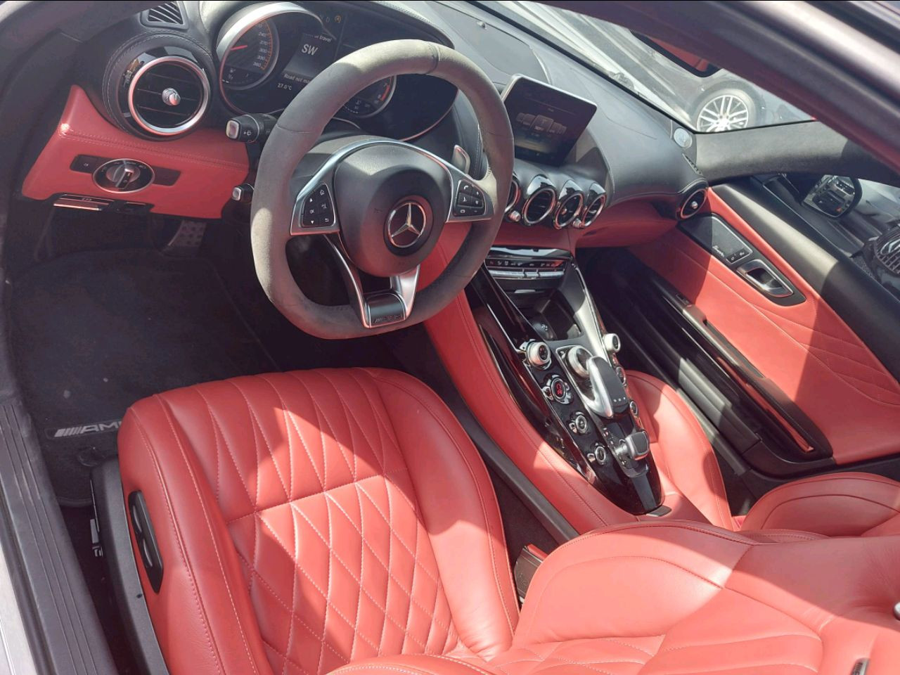 Mercedes Benz GT - Image 2