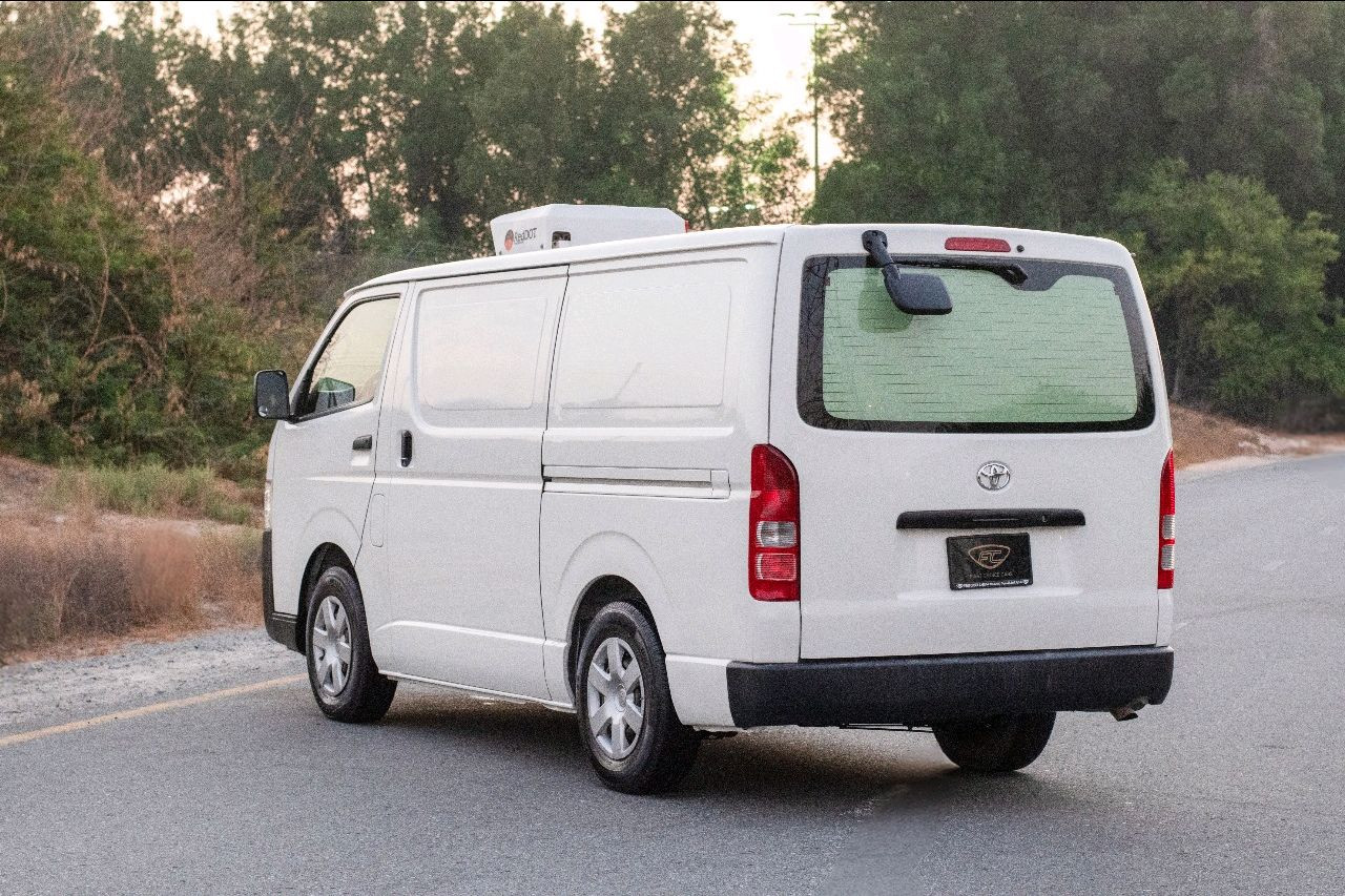Toyota Hiace - Image 7