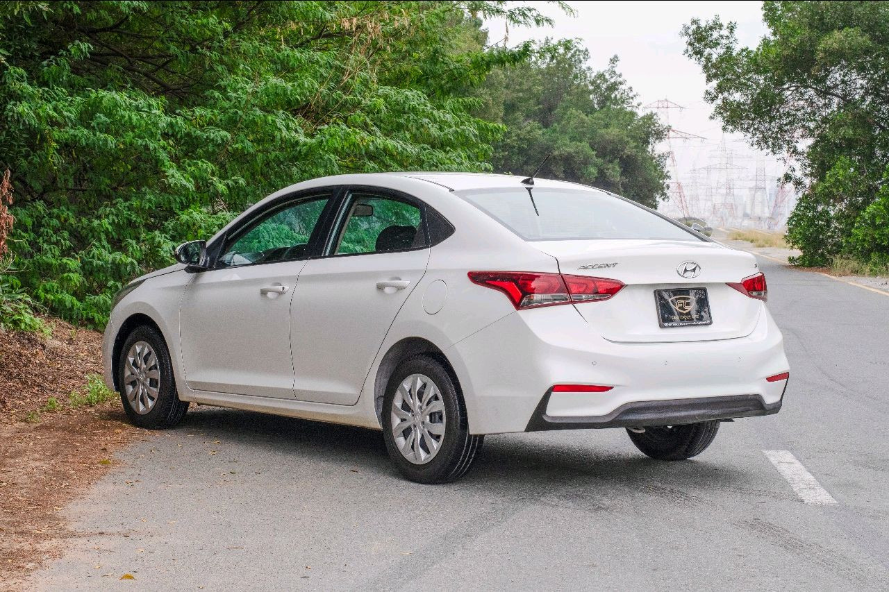 Hyundai Accent - Image 6