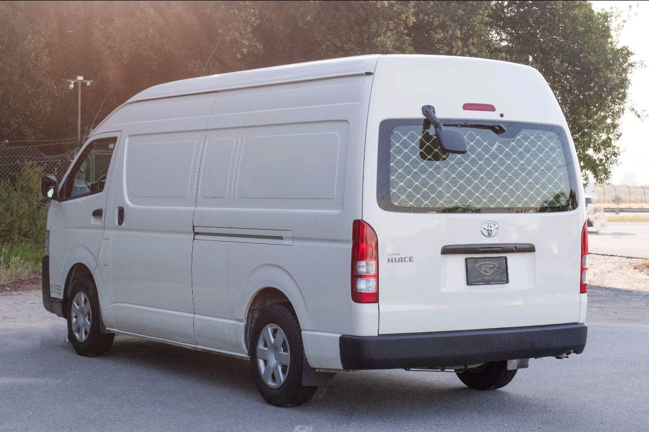 Toyota Hiace - Image 11