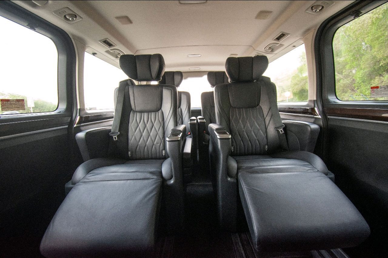 Toyota Granvia - Image 11