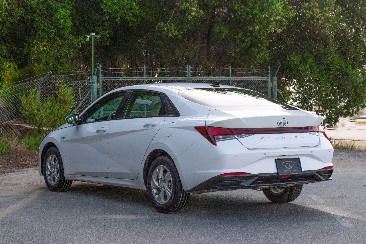Hyundai Elantra - Image 7