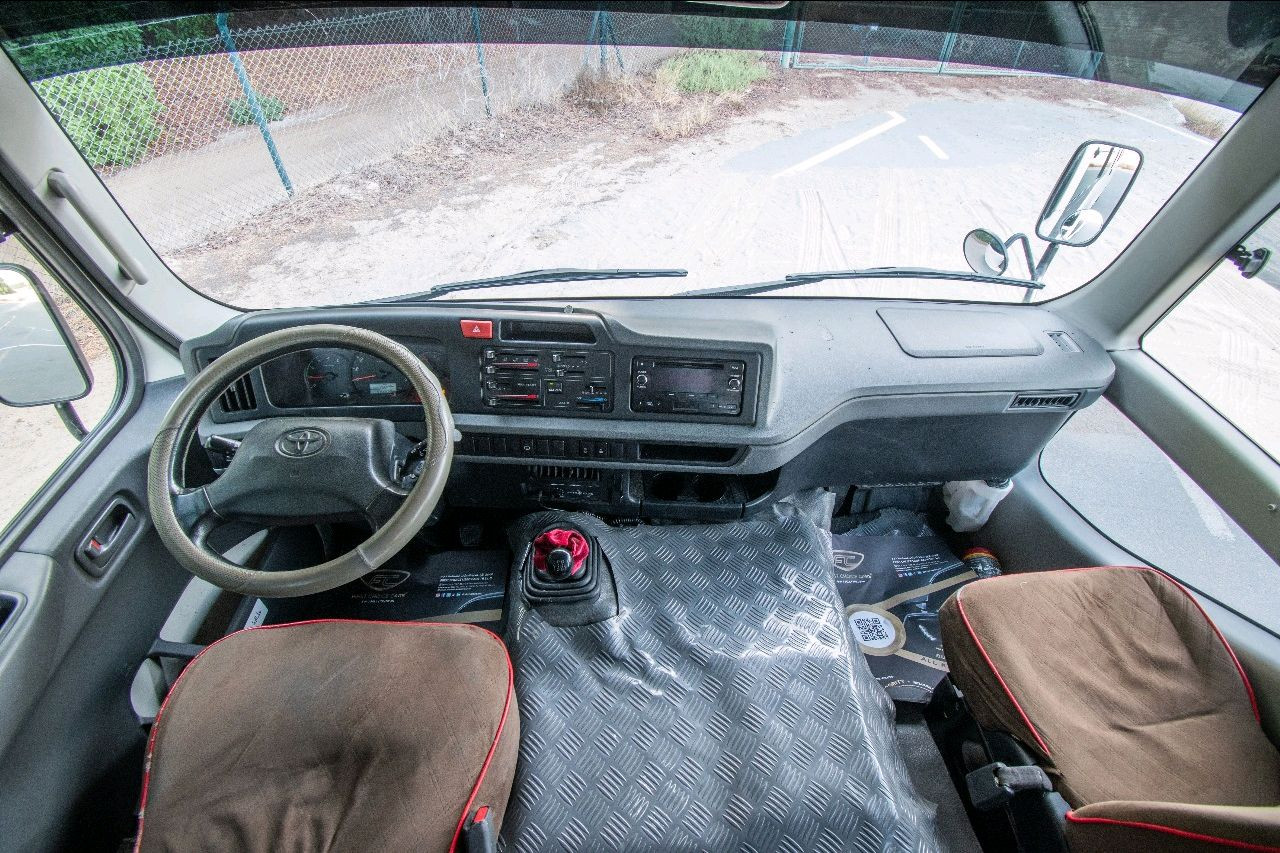 Toyota Coaster - Image 9