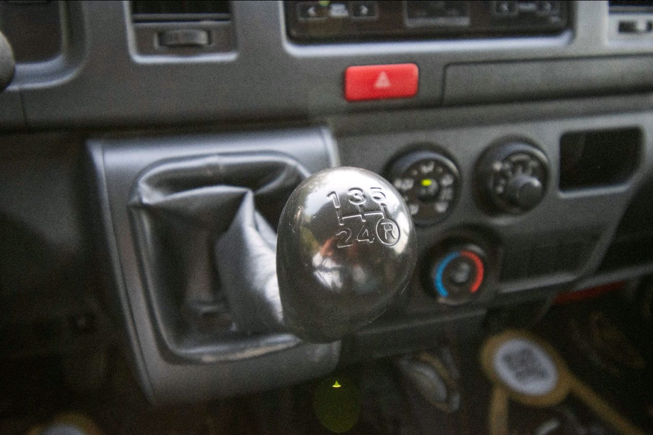 Toyota Hiace - Image 6