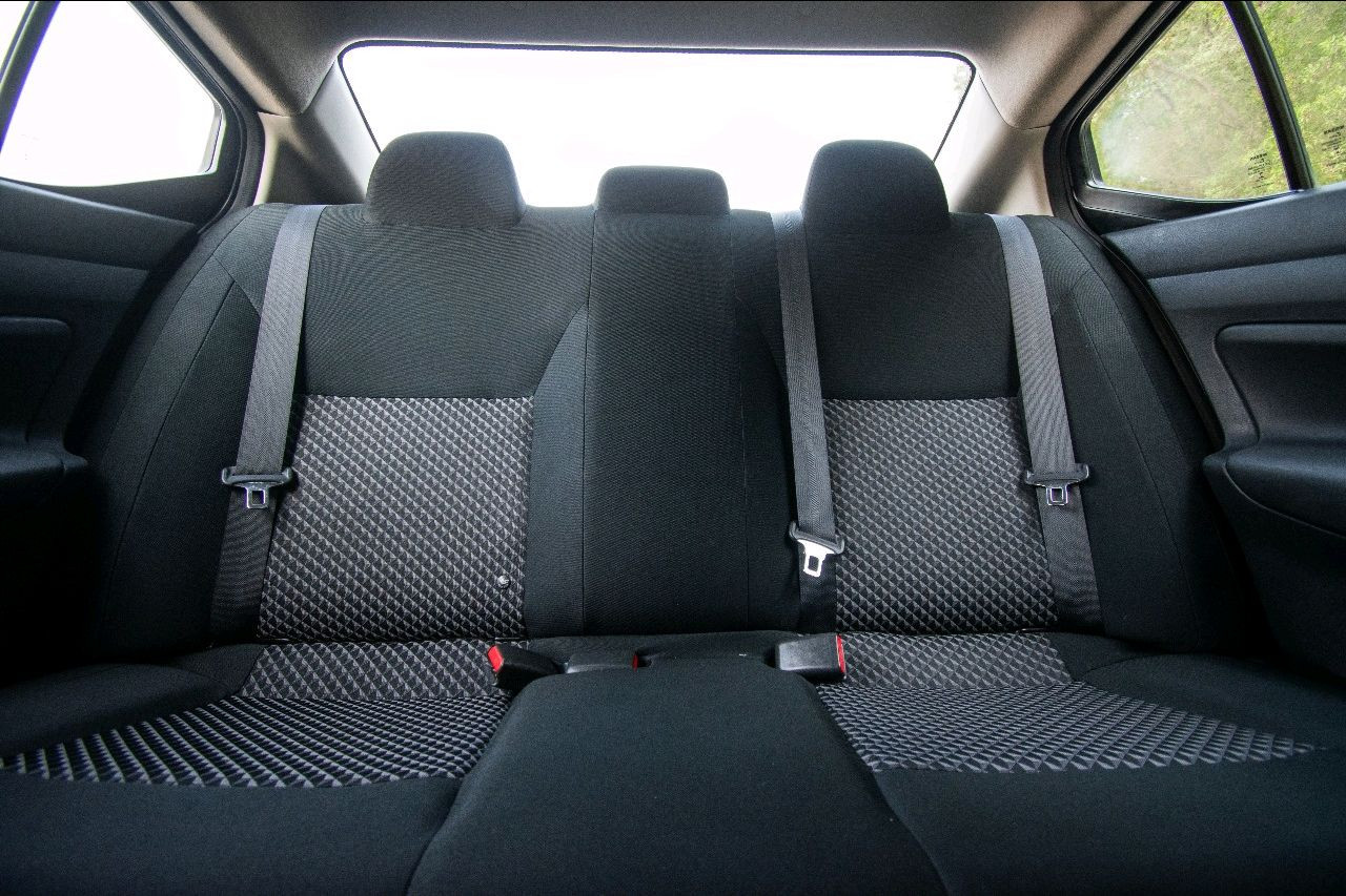 Nissan Sunny - Image 3