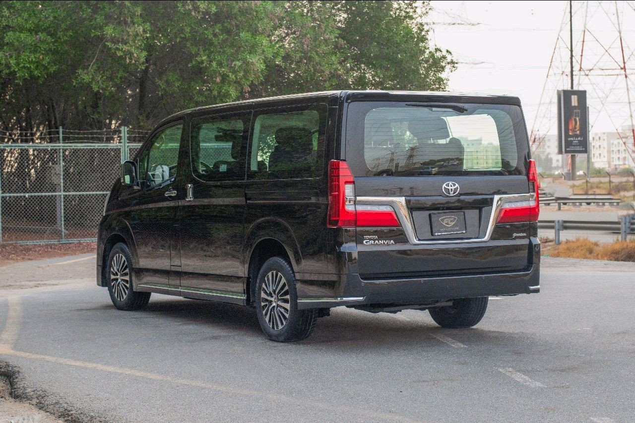 Toyota Granvia - Image 7