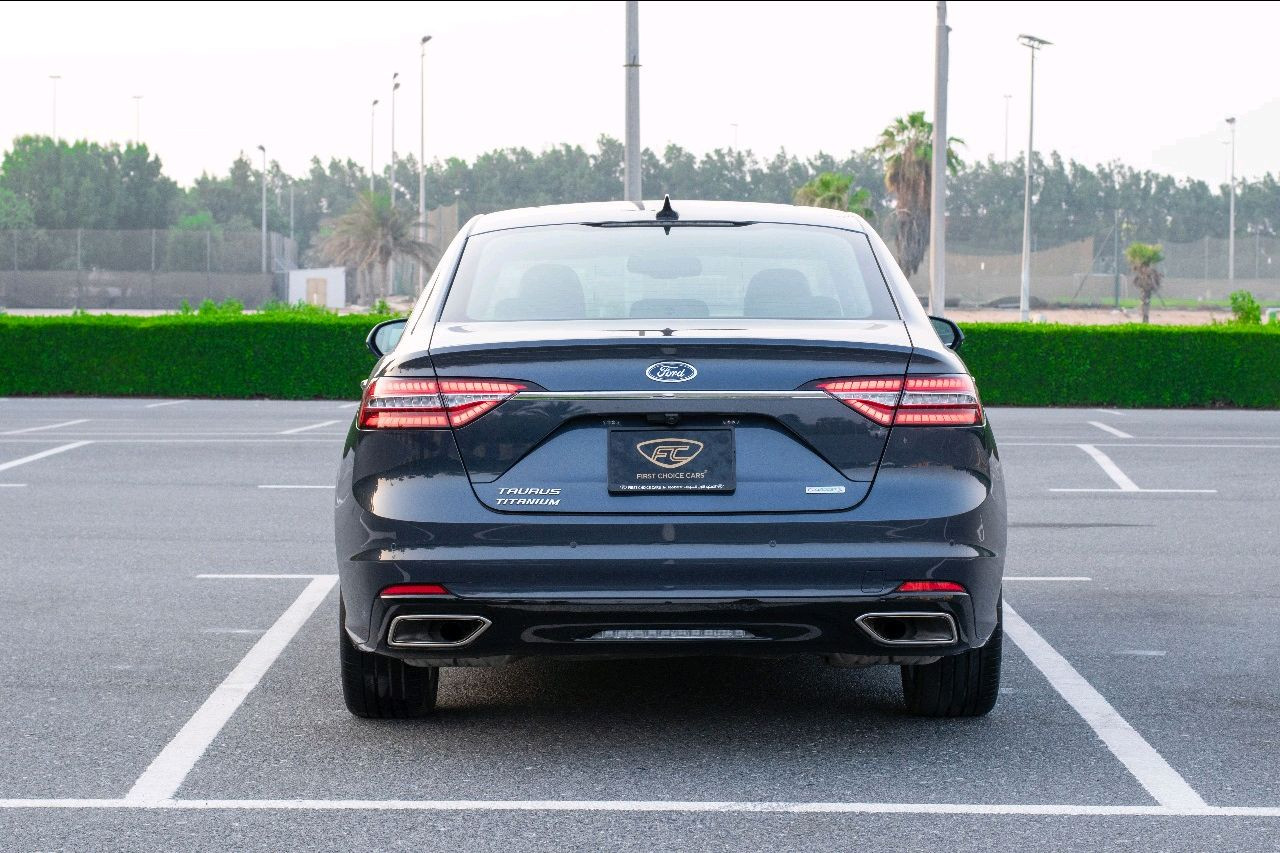 Ford Taurus - Image 8