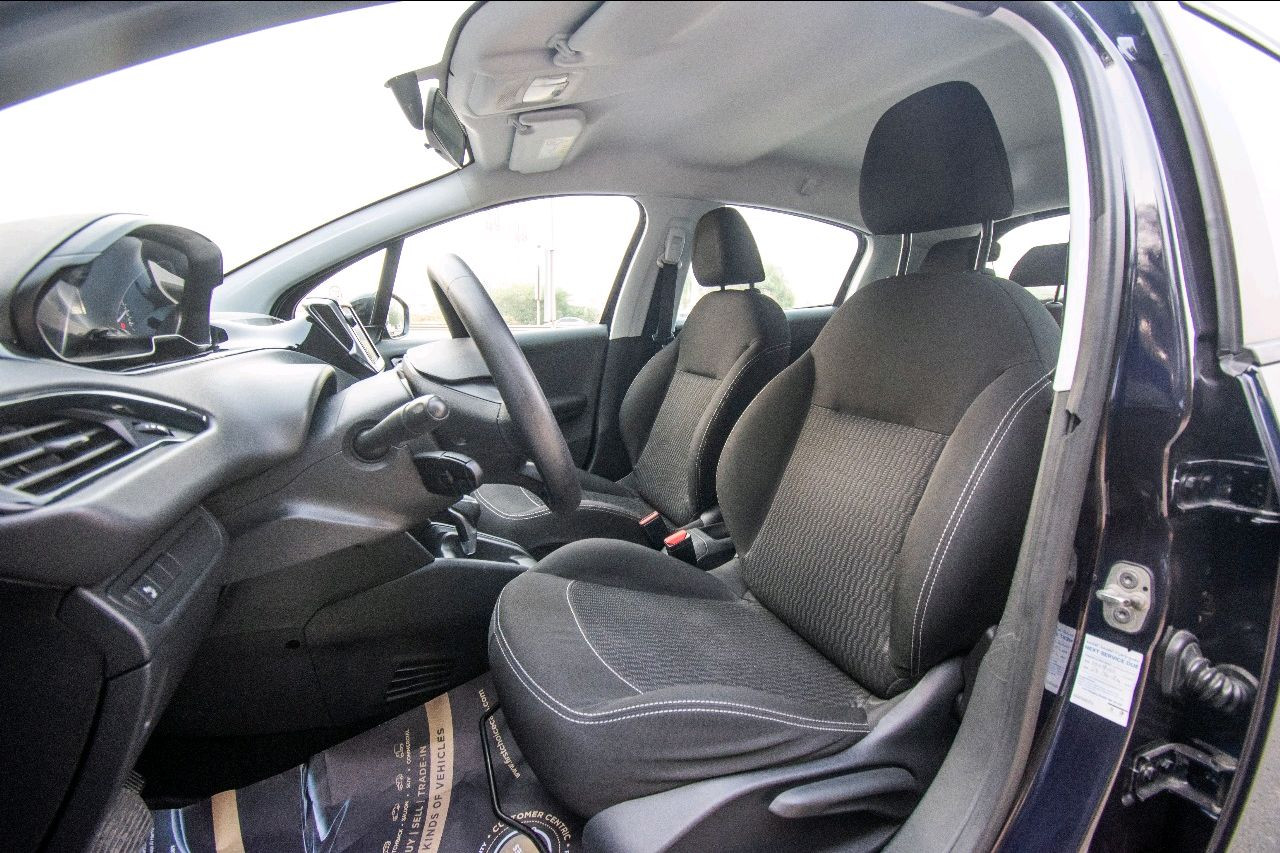 Peugeot 208 - Image 5
