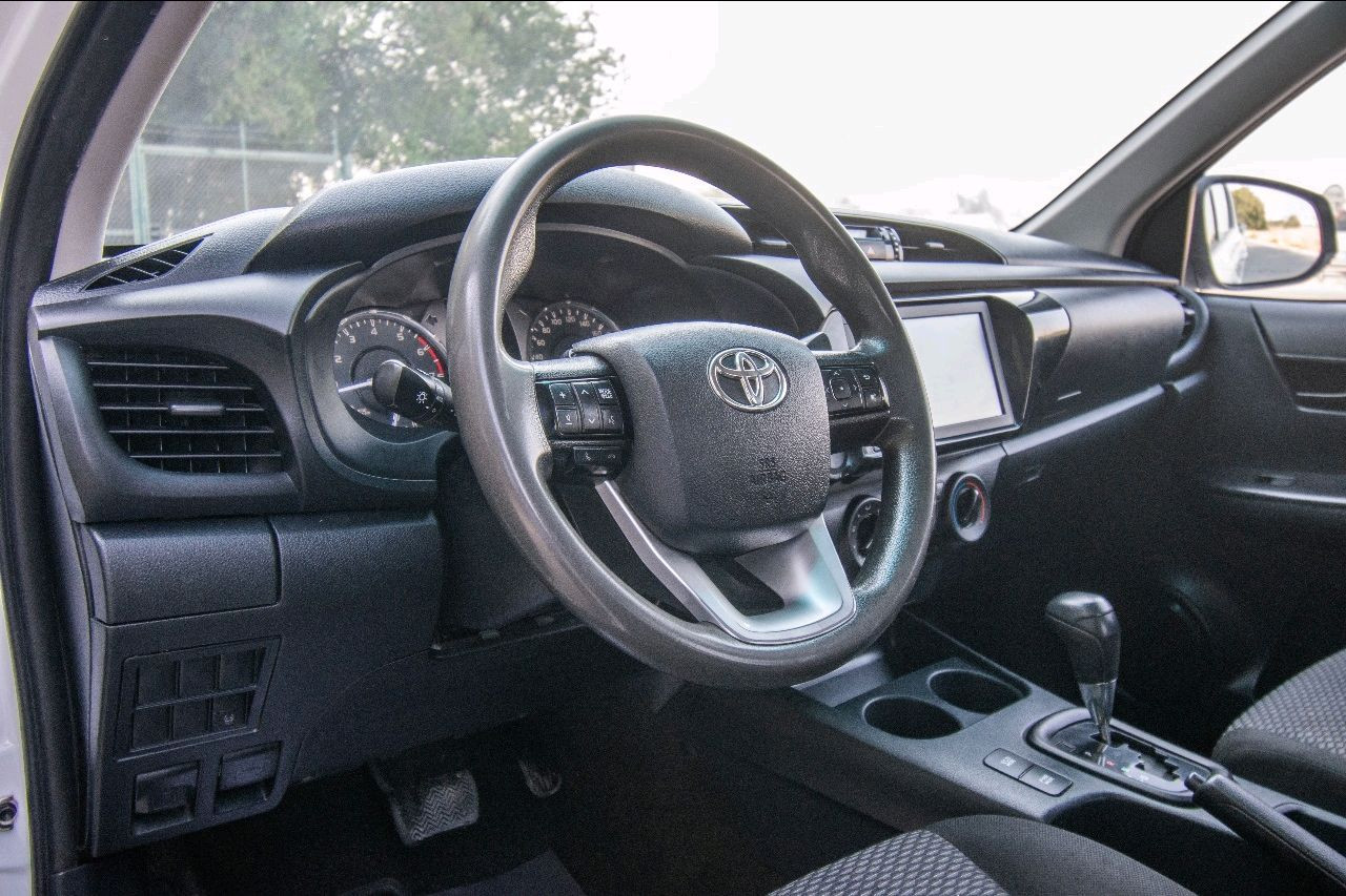 Toyota Hilux - Image 4