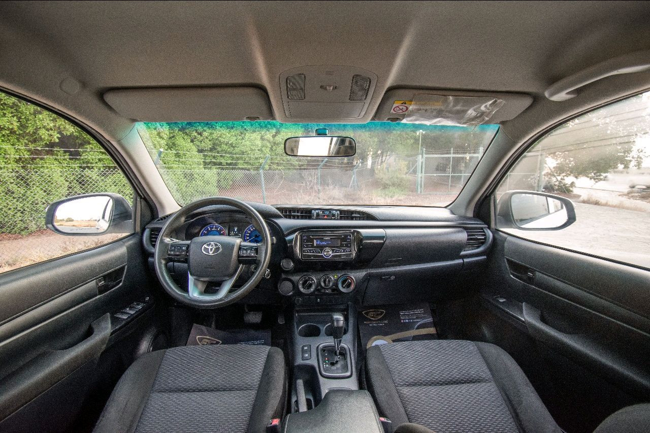 Toyota Hilux - Image 3