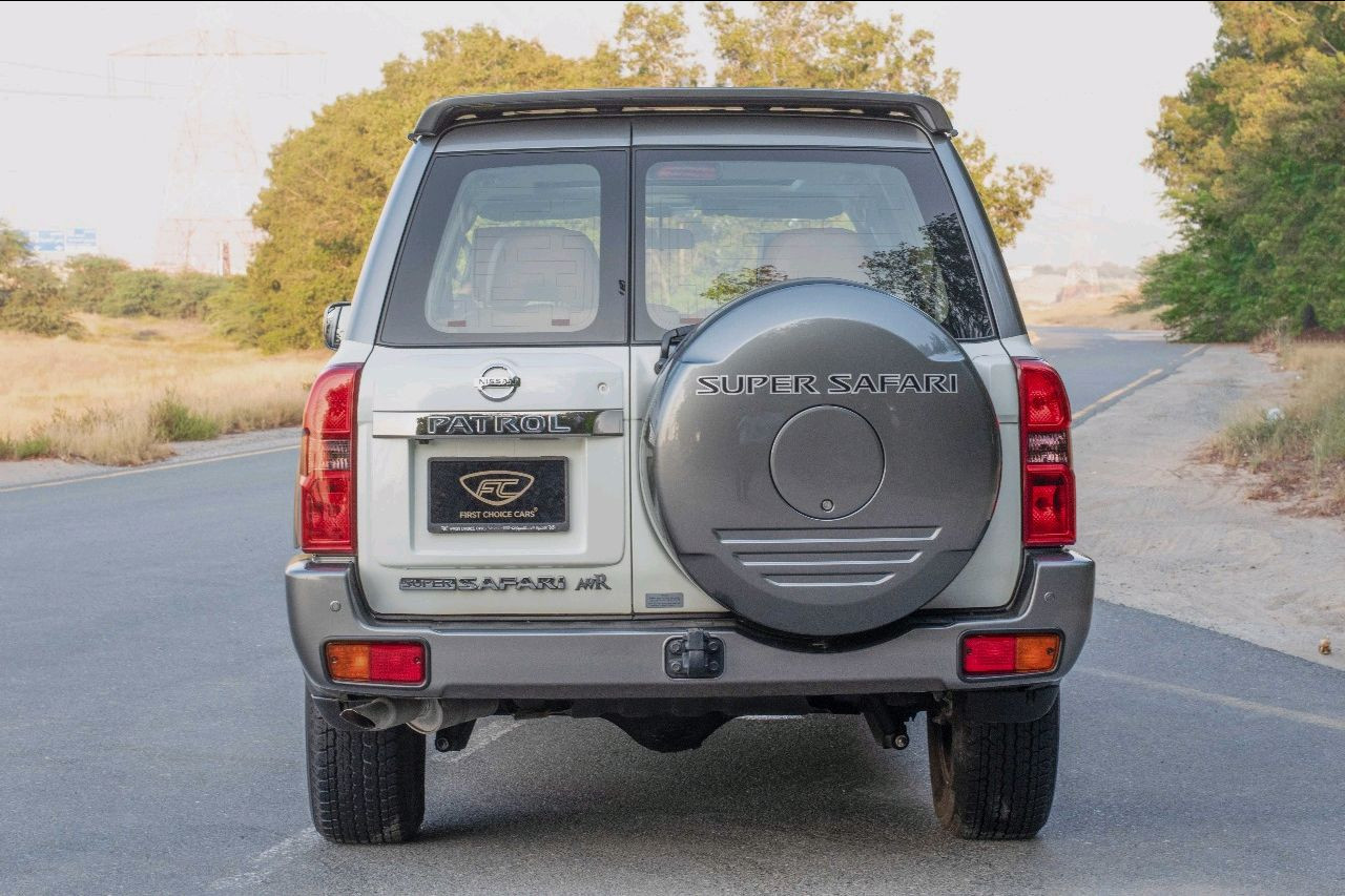 Nissan Super safari - Image 11