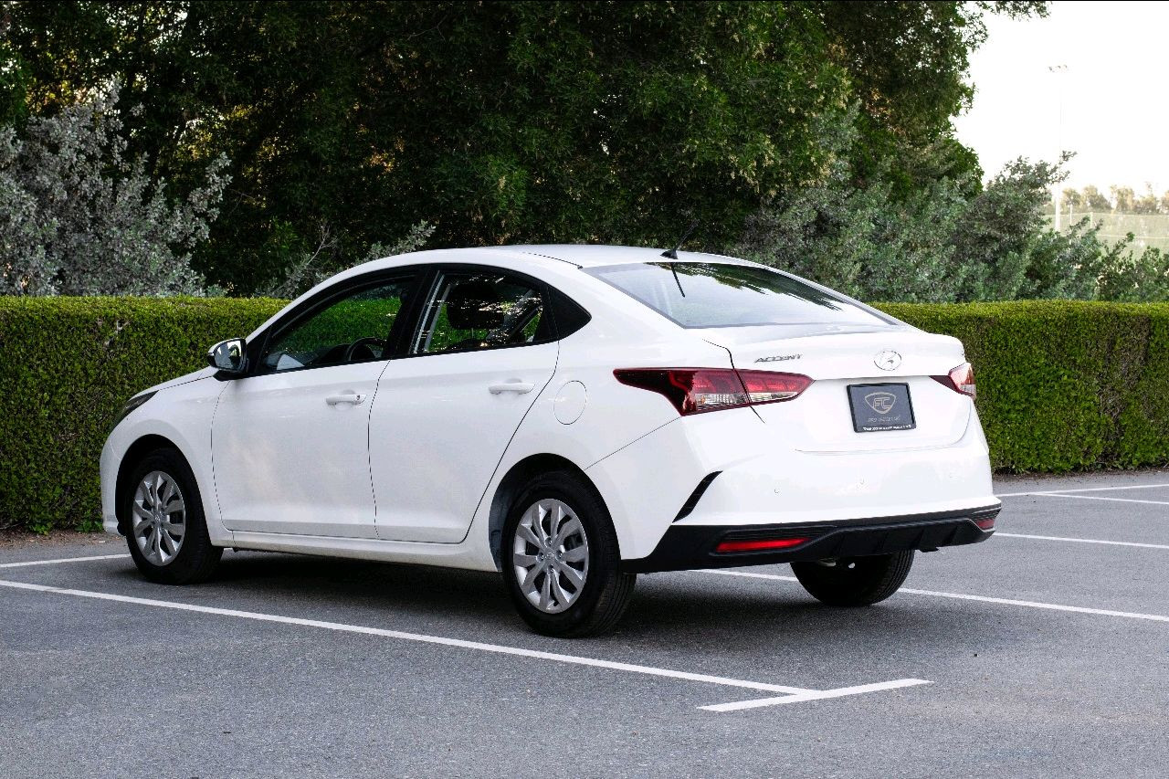 Hyundai Accent - Image 3