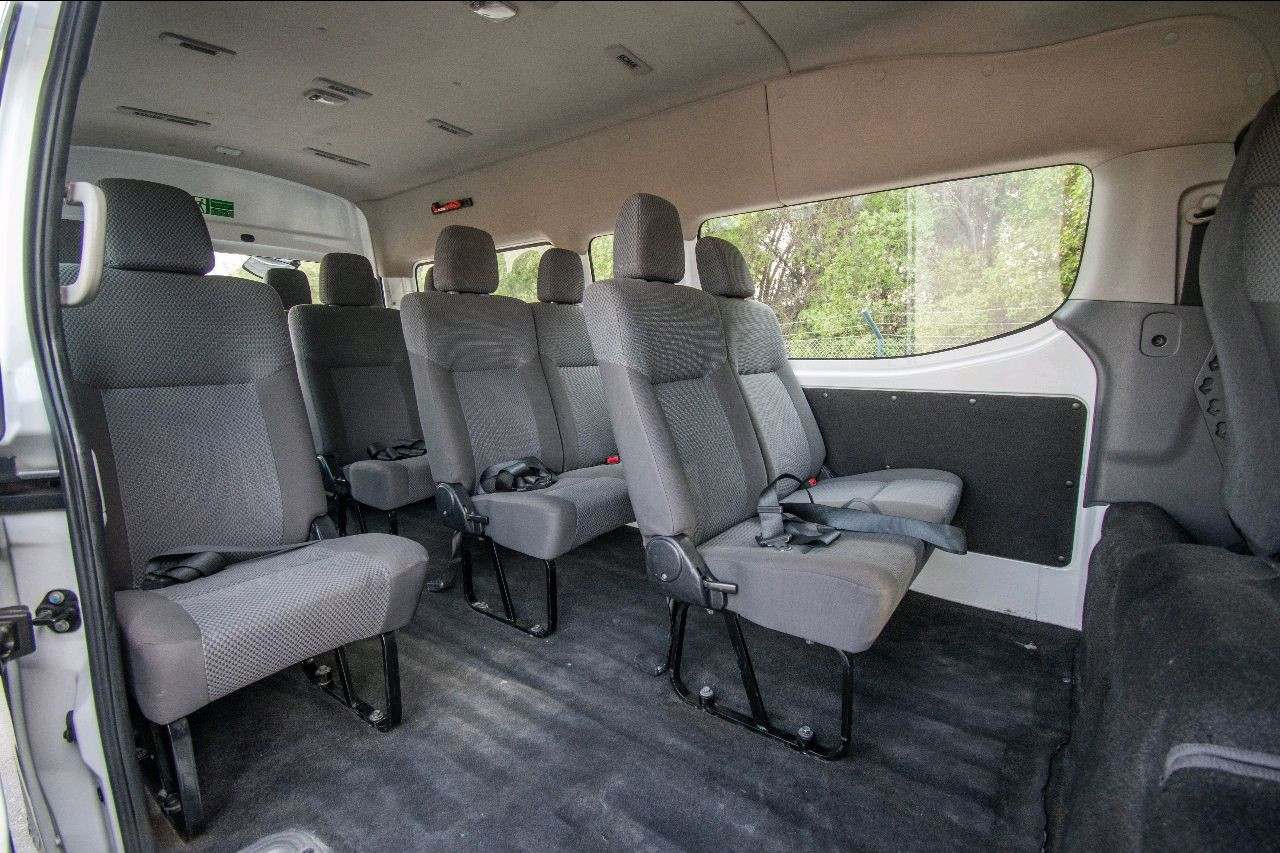Nissan Urvan - Image 11