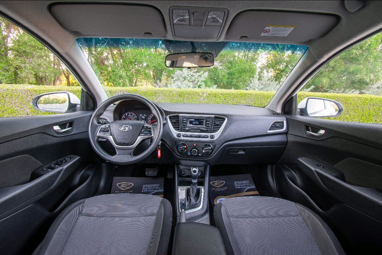 Hyundai Accent - Image 12