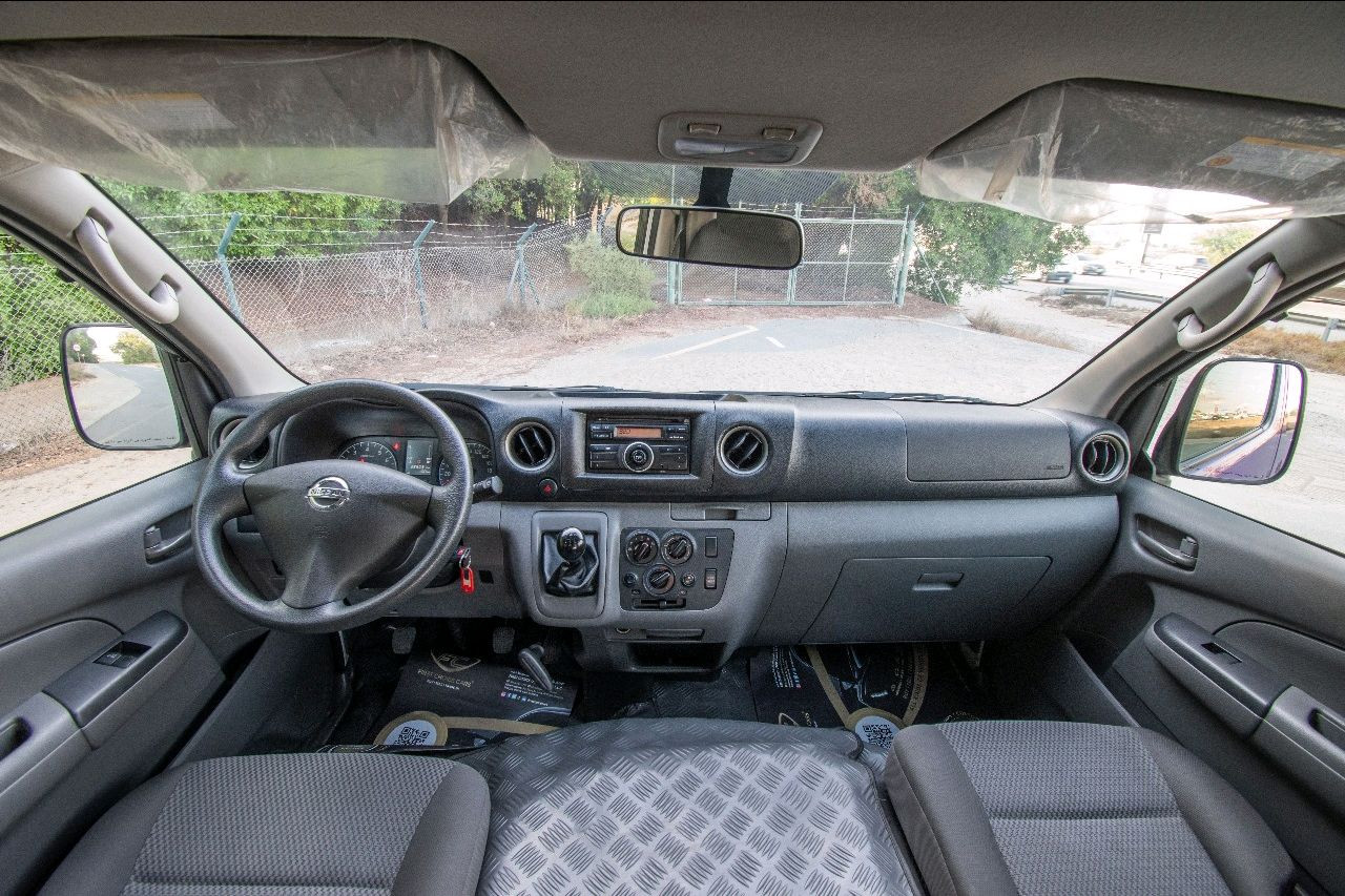 Nissan Urvan - Image 5