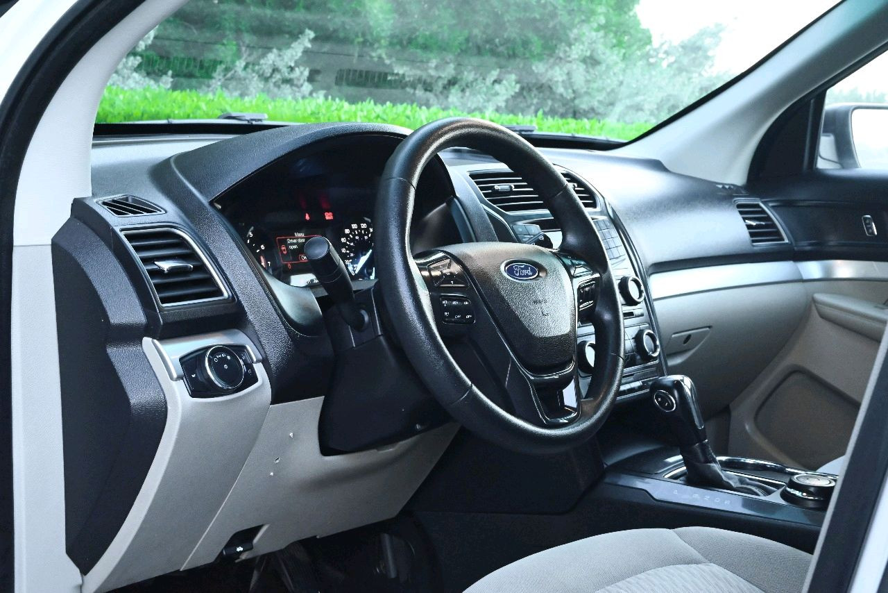 Ford Explorer - Image 3
