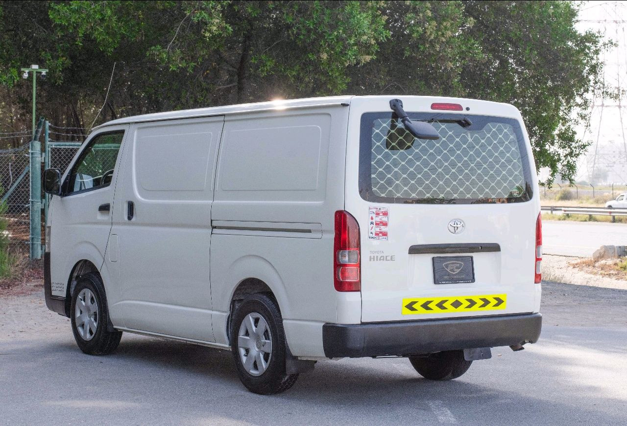 Toyota Hiace - Image 3