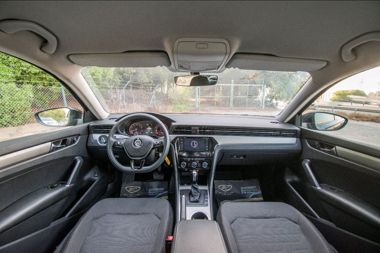Volkswagen Passat - Image 12