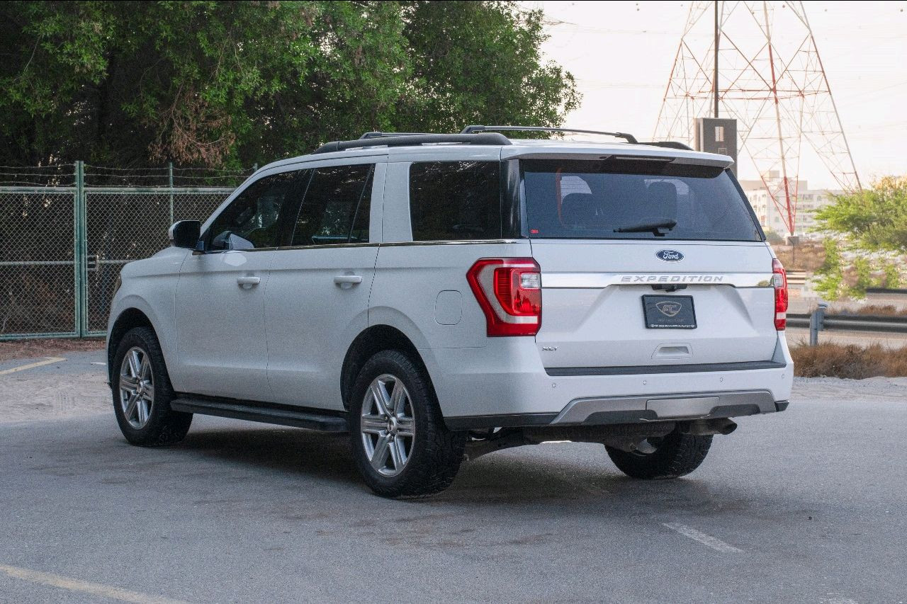 Ford Expedition - Image 7