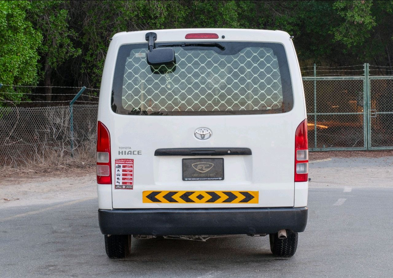 Toyota Hiace - Image 8