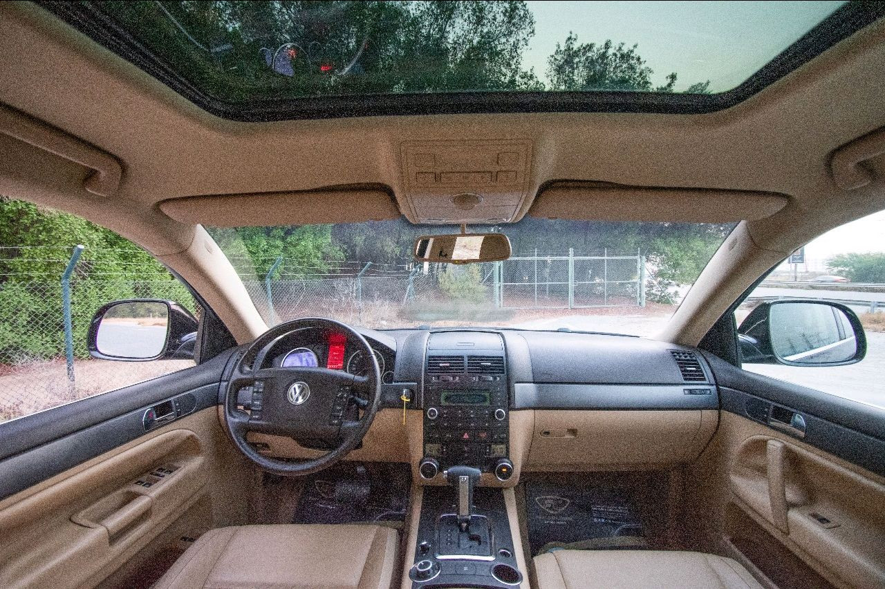 Volkswagen Touareg - Image 8