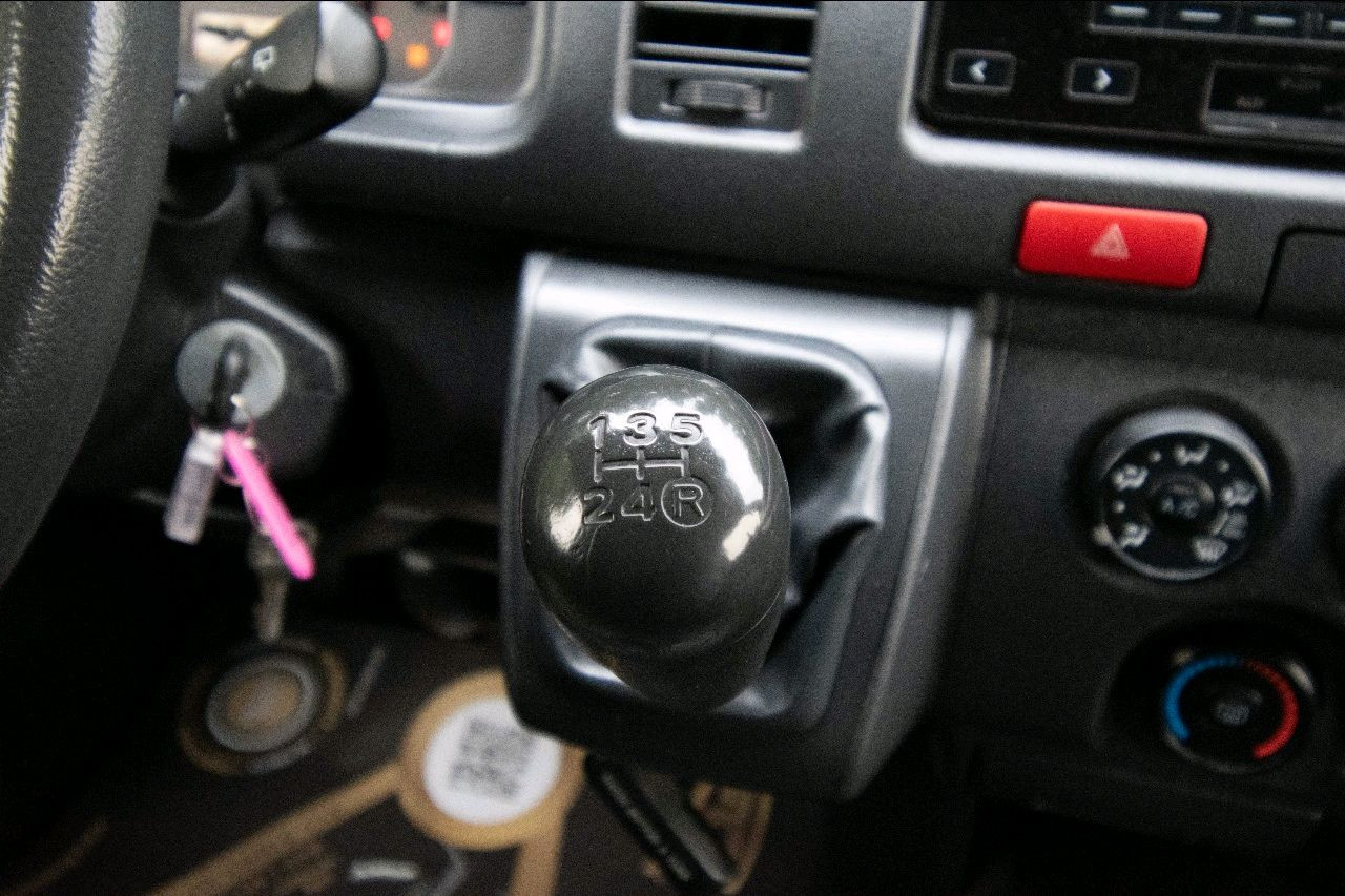 Toyota Hiace - Image 5