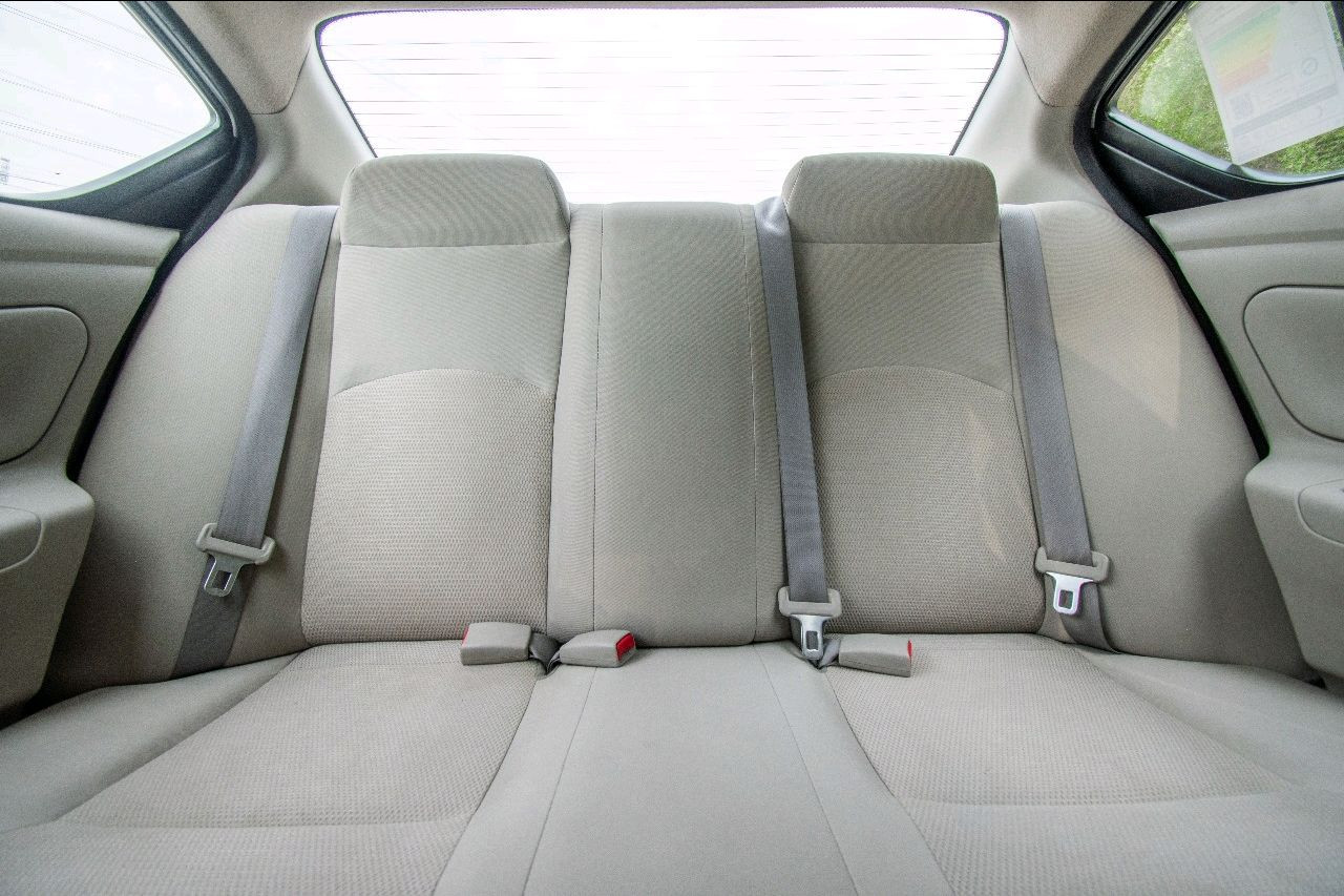 Nissan Sunny - Image 11
