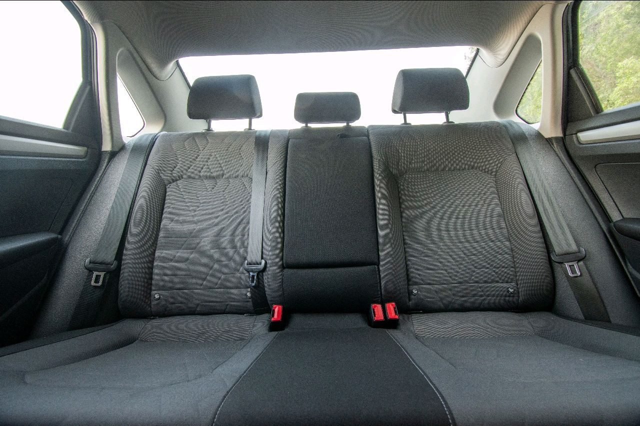Volkswagen Passat - Image 9