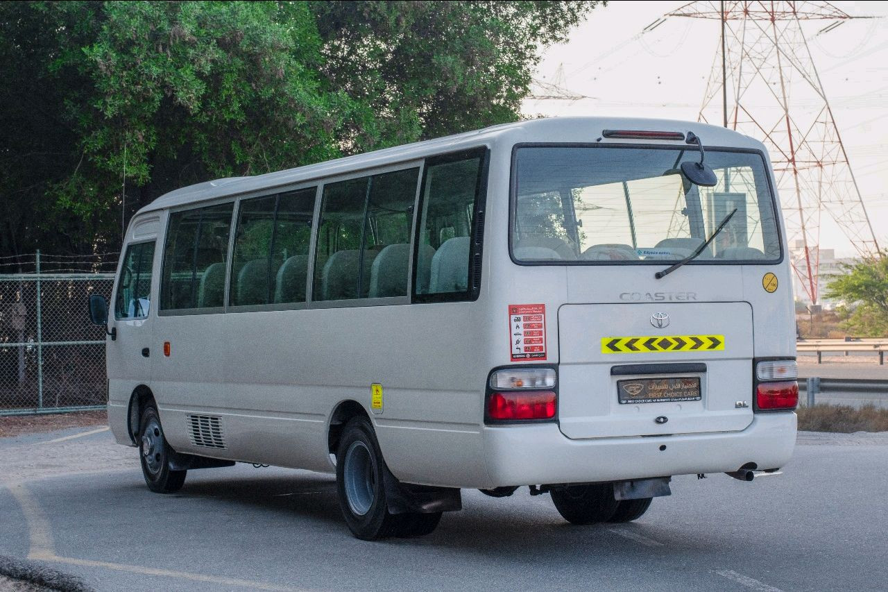 Toyota Coaster - Image 9