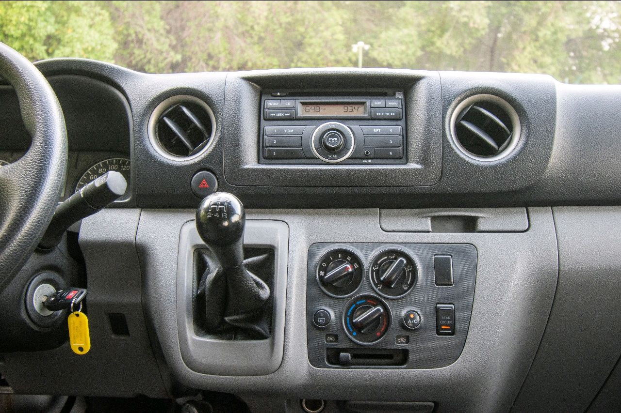 Nissan Urvan - Image 12