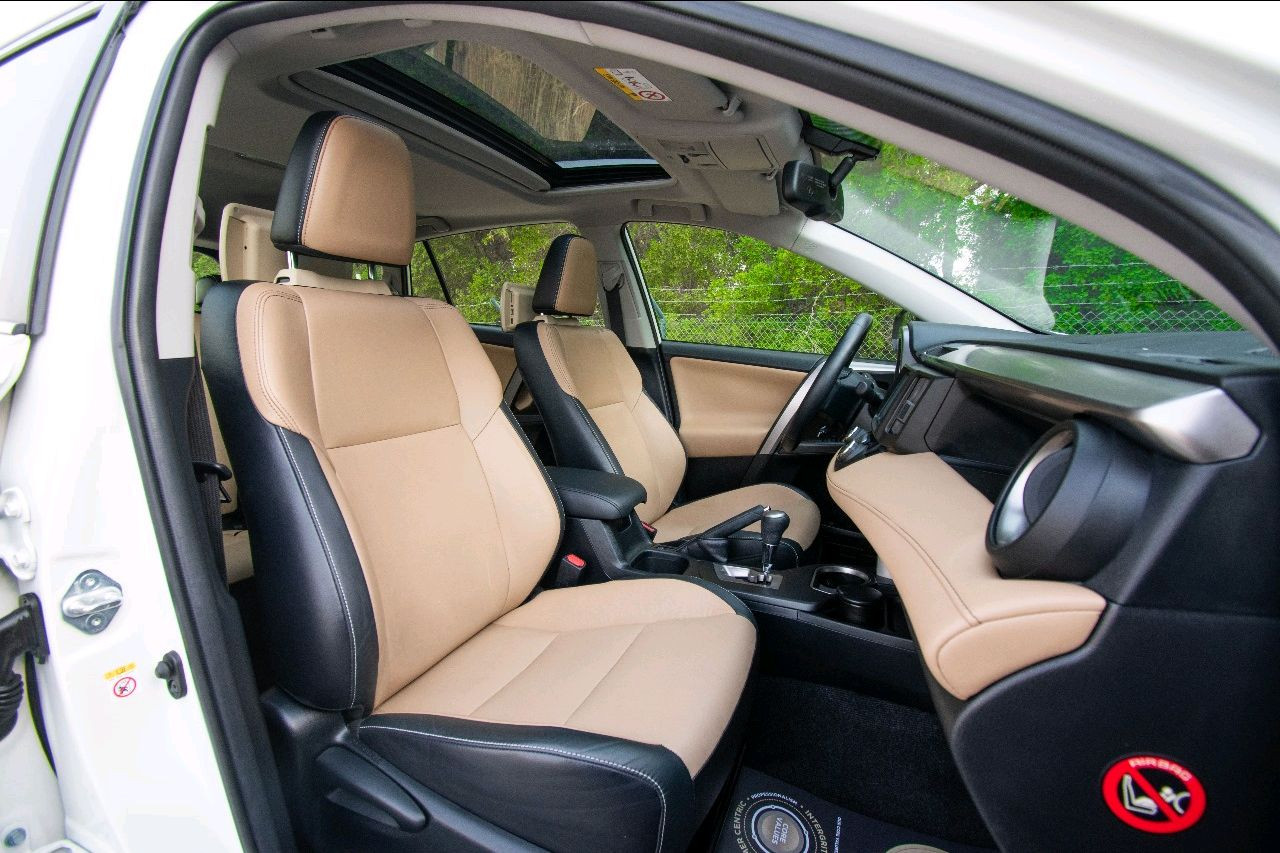 Toyota Rav 4 - Image 7