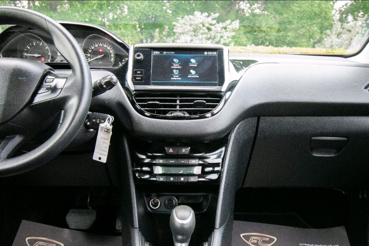 Peugeot 208 - Image 5