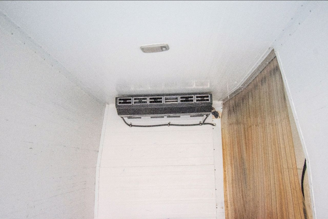 Toyota Hiace - Image 12