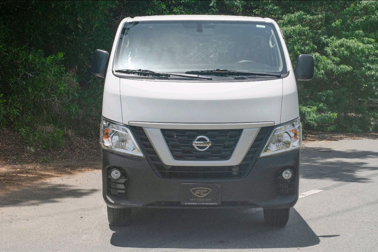 Nissan Urvan - Image 10