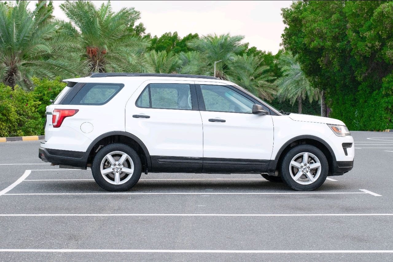Ford Explorer - Image 11
