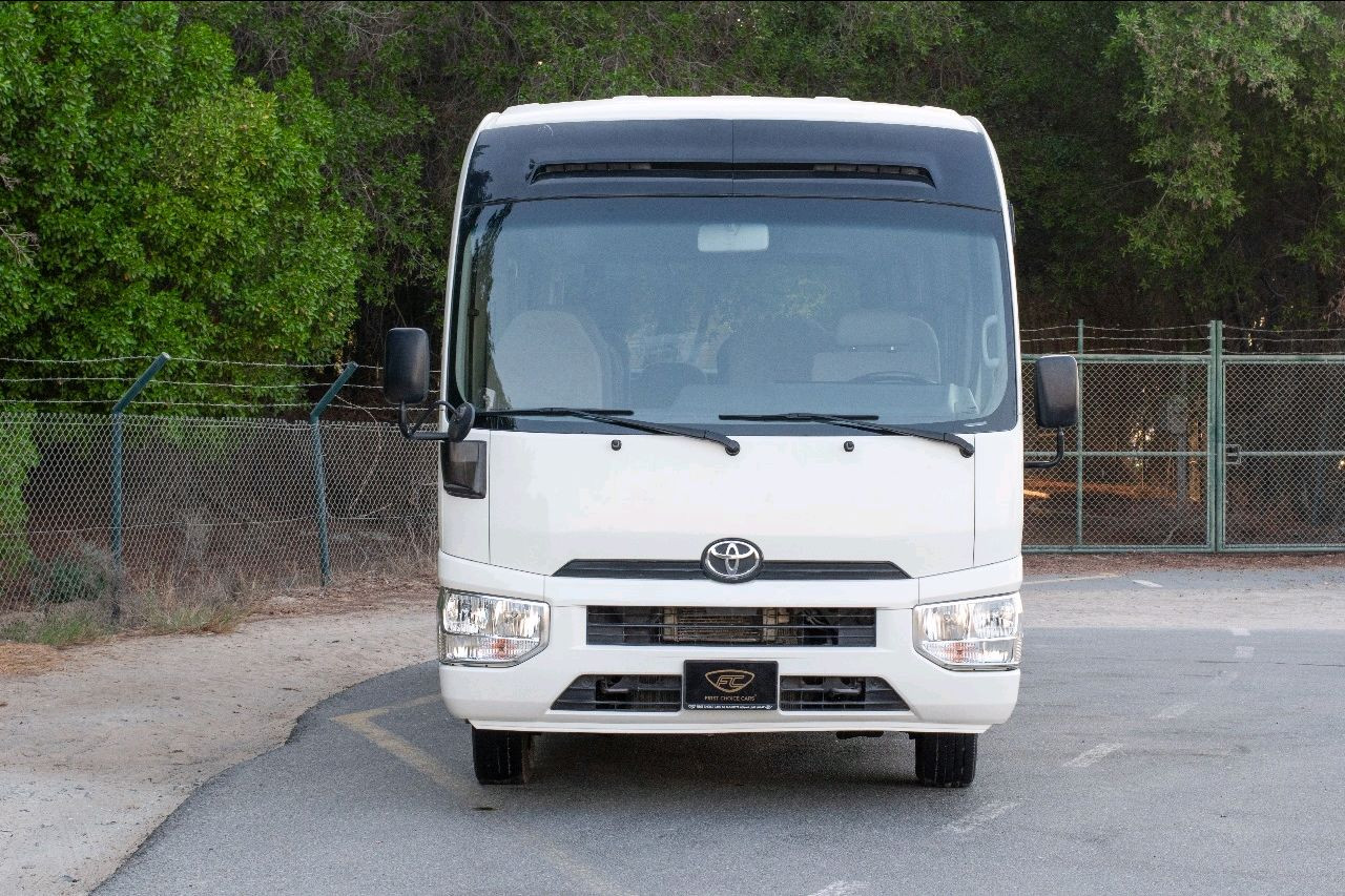 Toyota Coaster - Image 9