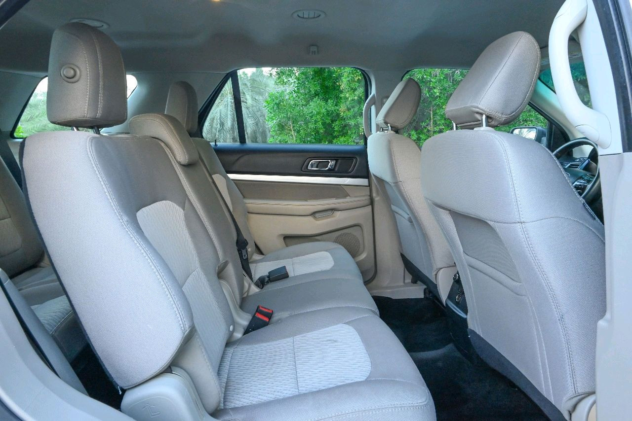 Ford Explorer - Image 10