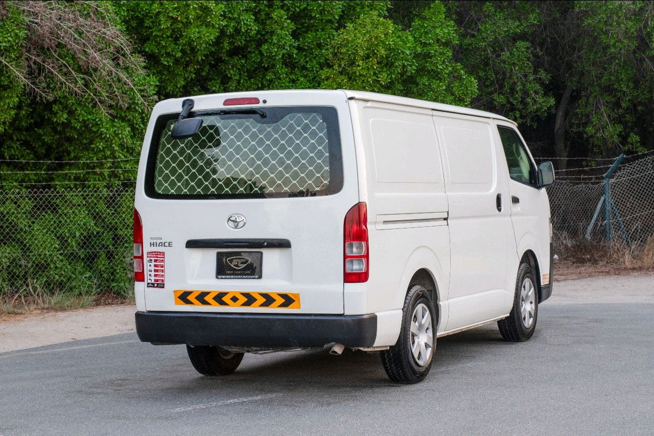 Toyota Hiace - Image 6