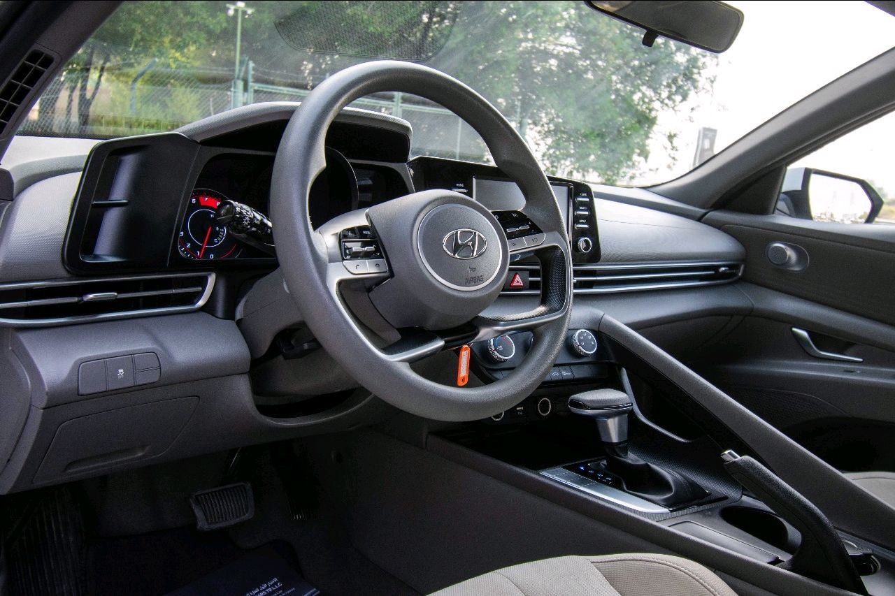 Hyundai Elantra - Image 6