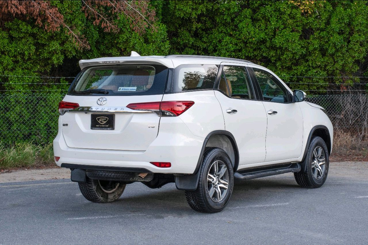 Toyota Fortuner - Image 8