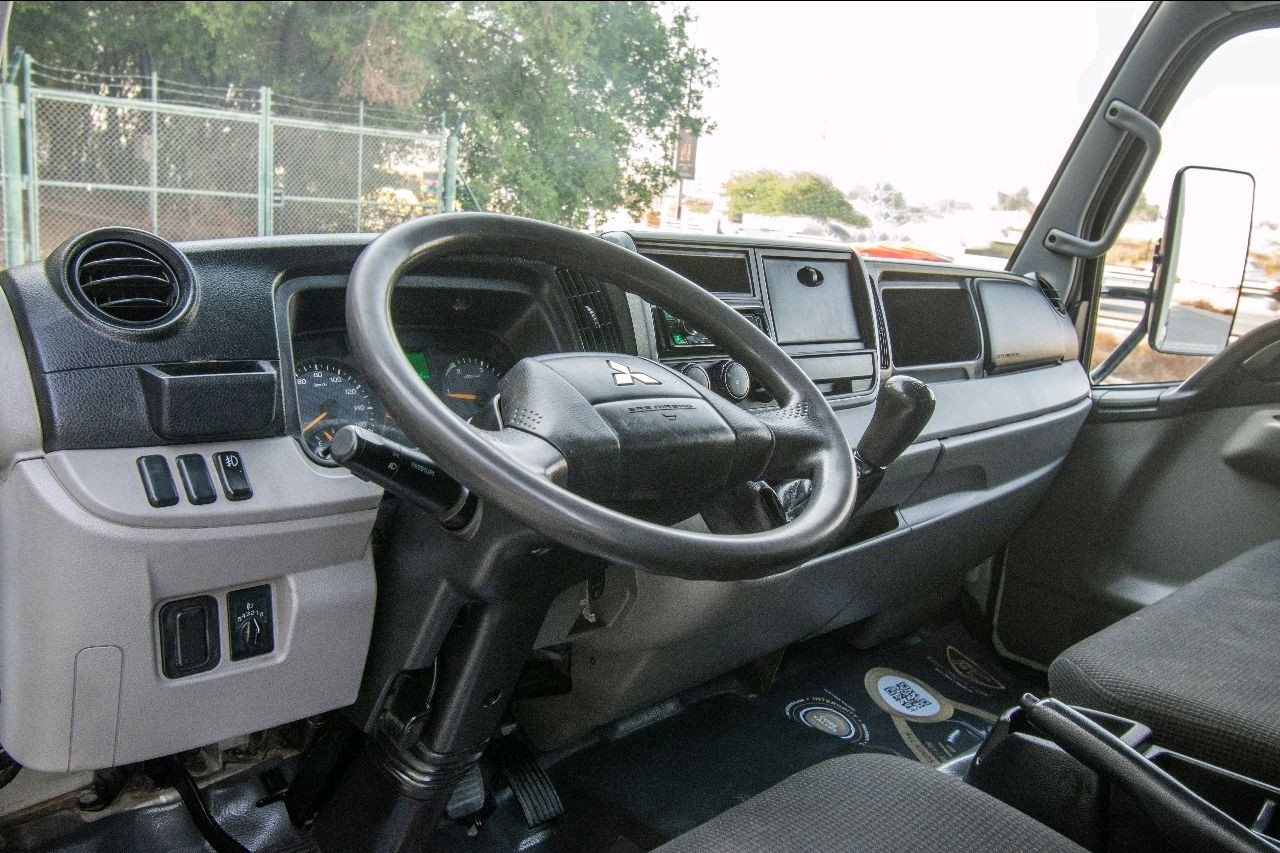 Mitsubishi Canter - Image 4