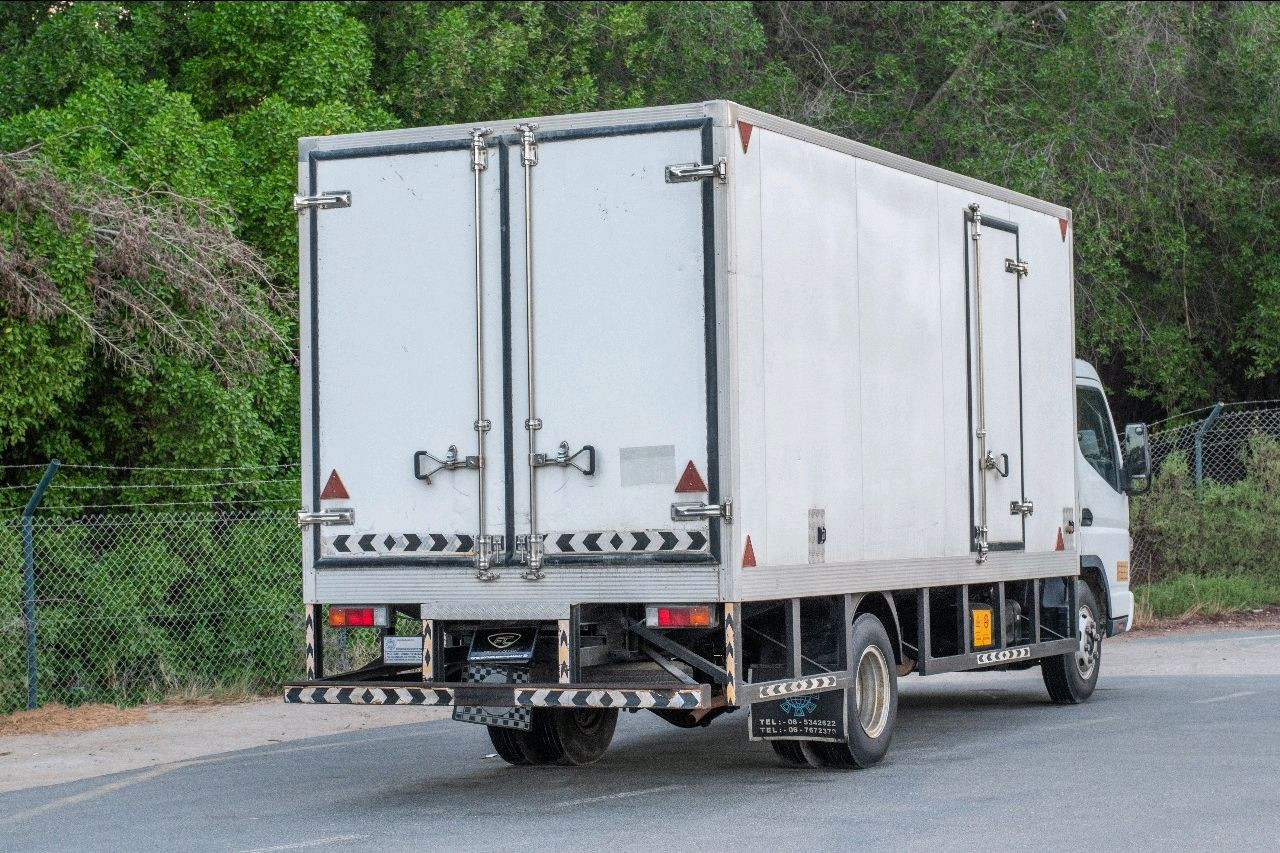 Mitsubishi Canter - Image 6