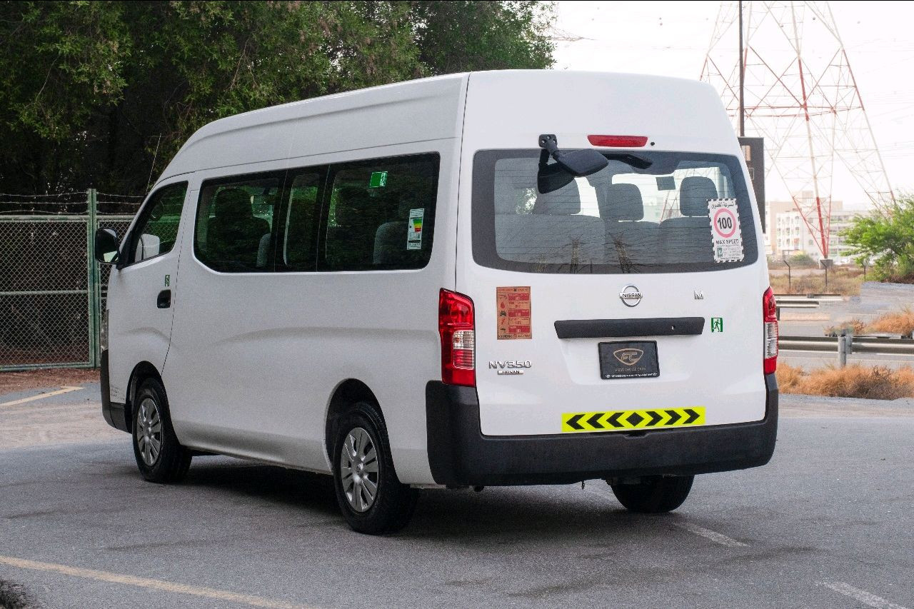Nissan Urvan - Image 3