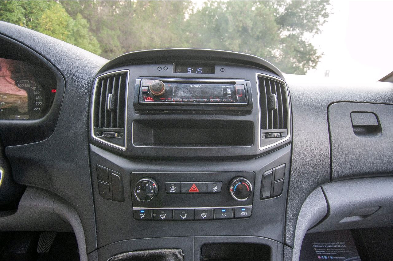 Hyundai H 1 - Image 12