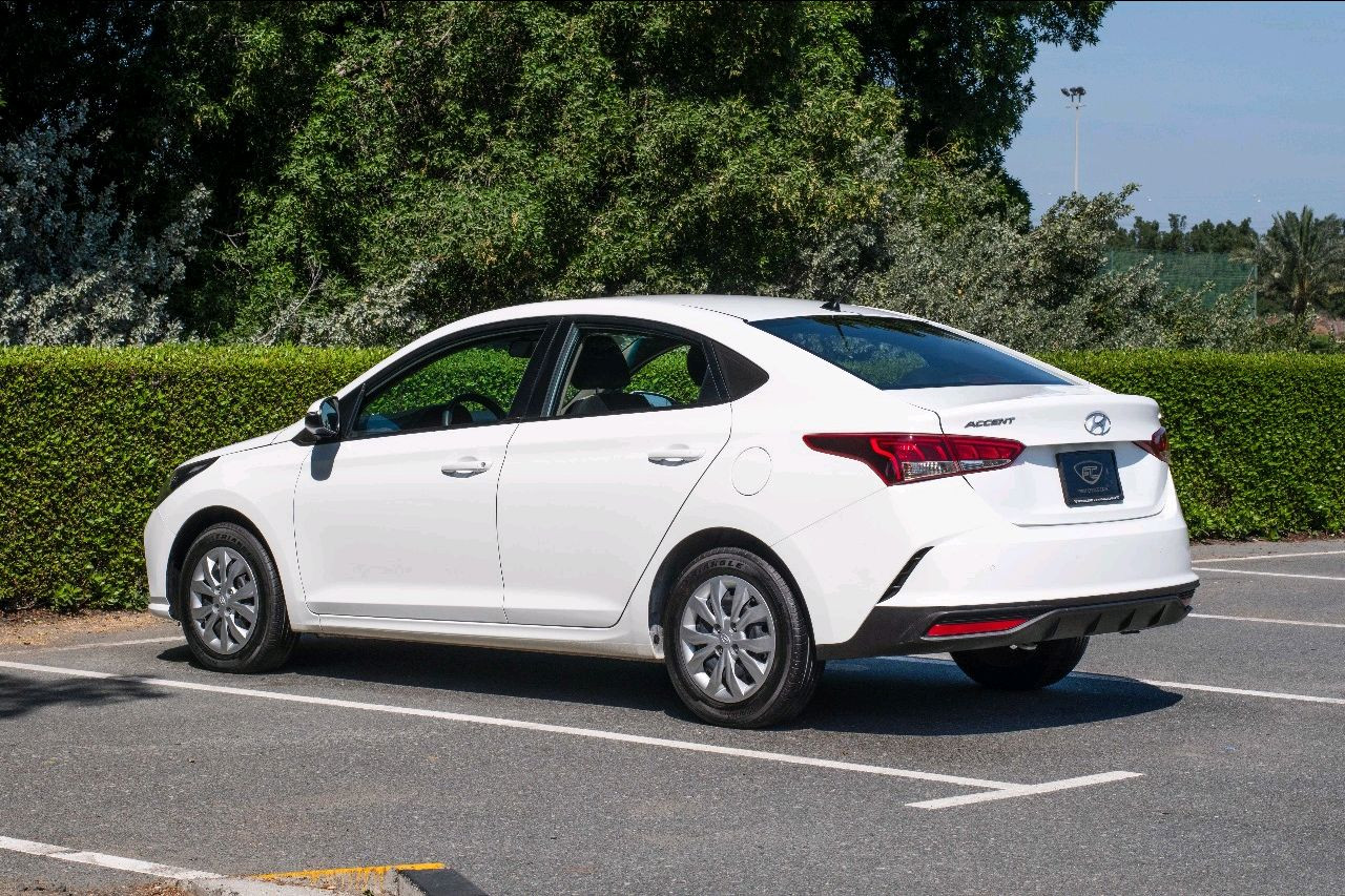 Hyundai Accent - Image 4