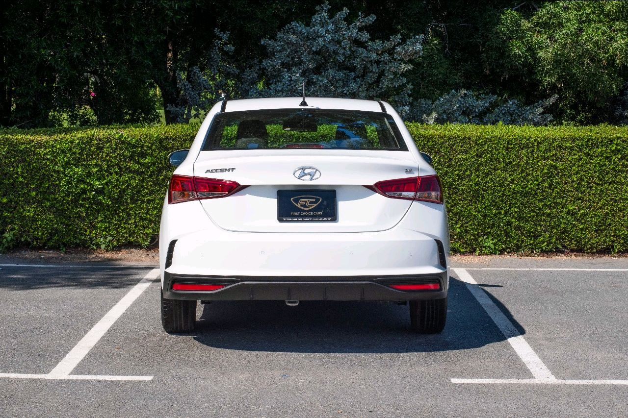 Hyundai Accent - Image 5